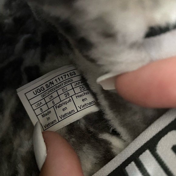 Ugg Fluff Yeah white leopard size 8 💕 - Picture 6 of 6